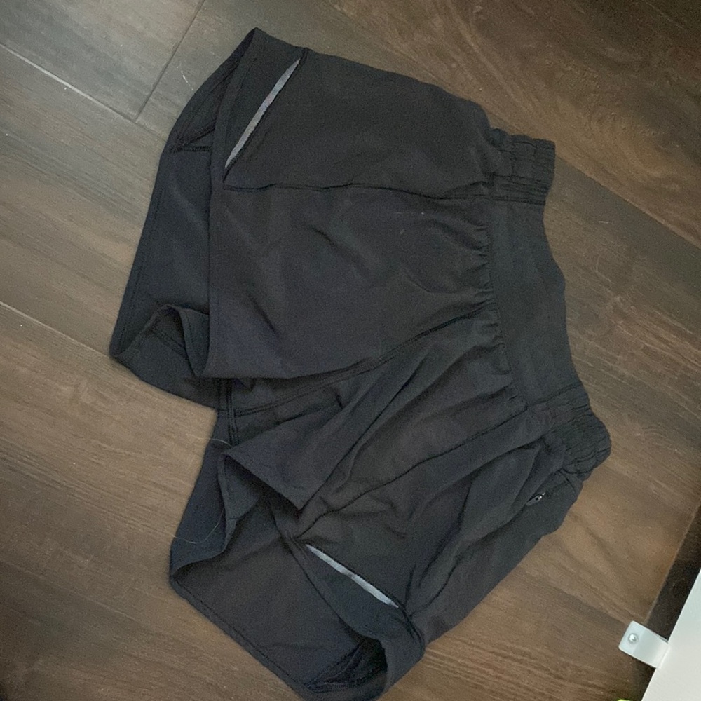 Black lululemon shorts 4”